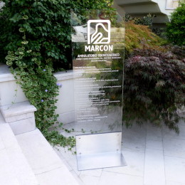 Totem Plex e acciaio inox